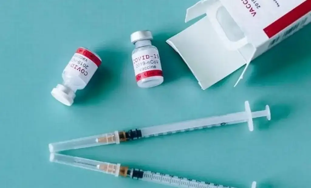 Imagen Autorizan la vacuna actualizada de 'Novavax' contra  nuevas variantes del COVID en EU