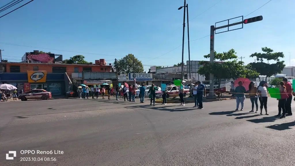 Imagen Bloquean carretera Veracruz - Xalapa a la altura de Tejería 