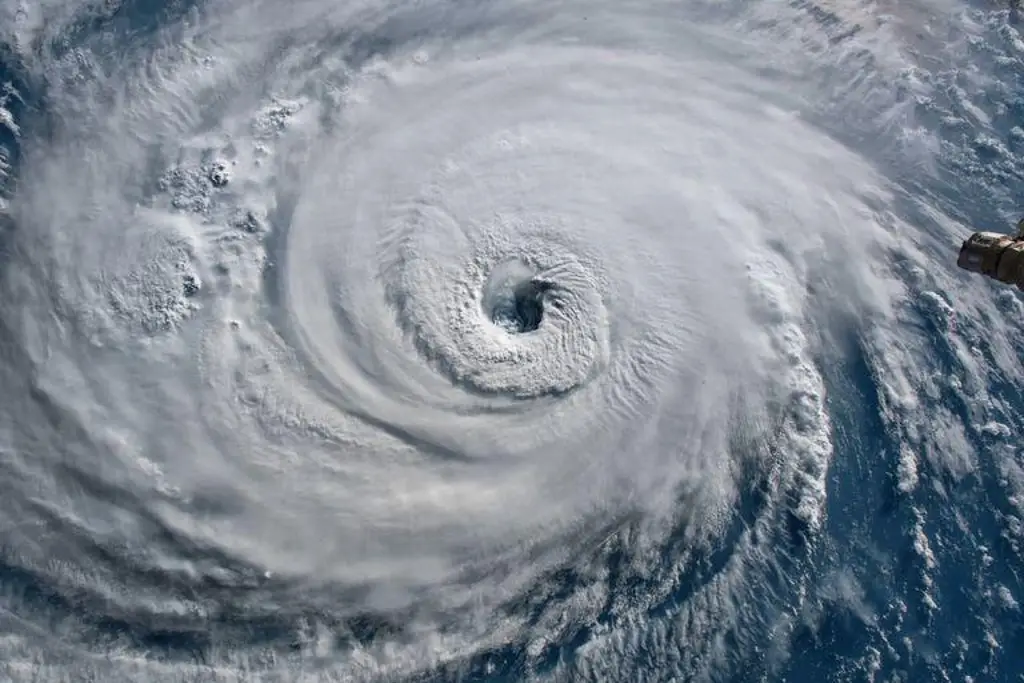 Imagen “Lidia” se intensifica a huracán categoría 2