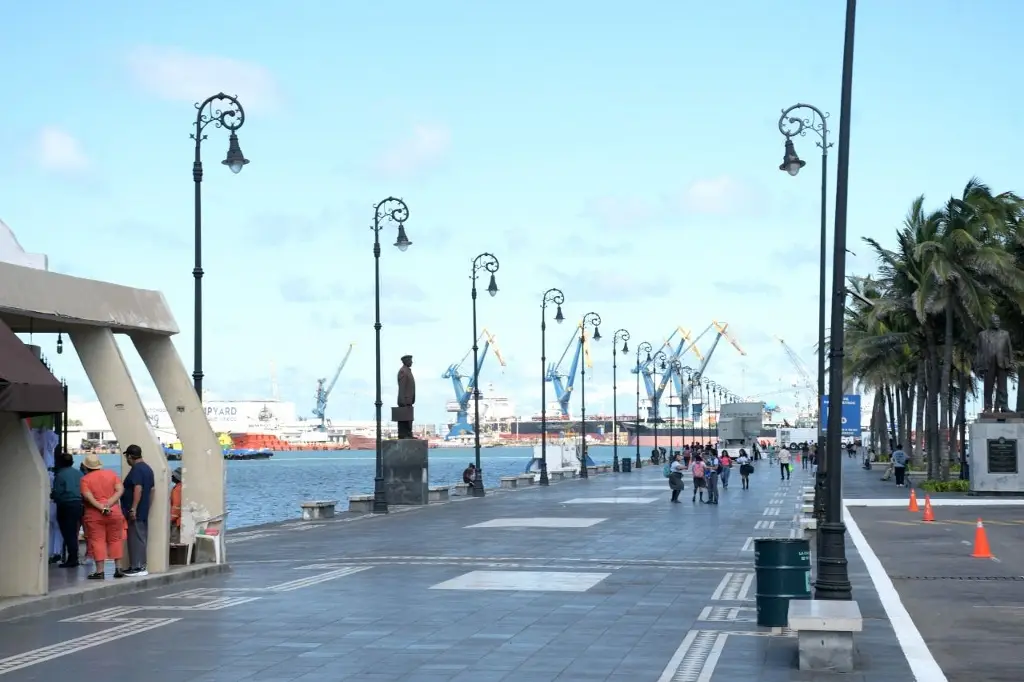 Imagen ¿Qué pasará con los artesanos por construcción de plaza en Malecón de Veracruz?