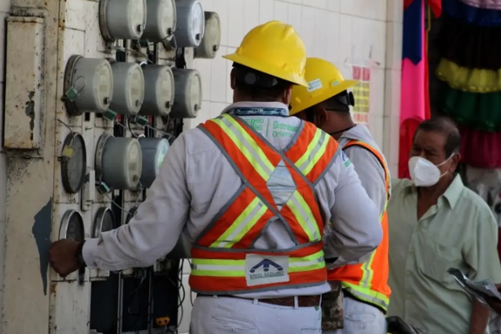 Imagen Alertan de falsos trabajadores de CFE en Veracruz que extorsionan a usuarios