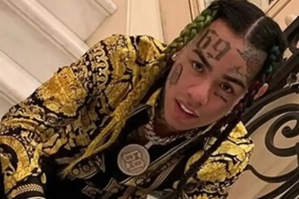 Imagen Detienen al rapero mexicano Tekashi 6ix9ine; lo fichan en la cárcel (+Video) 