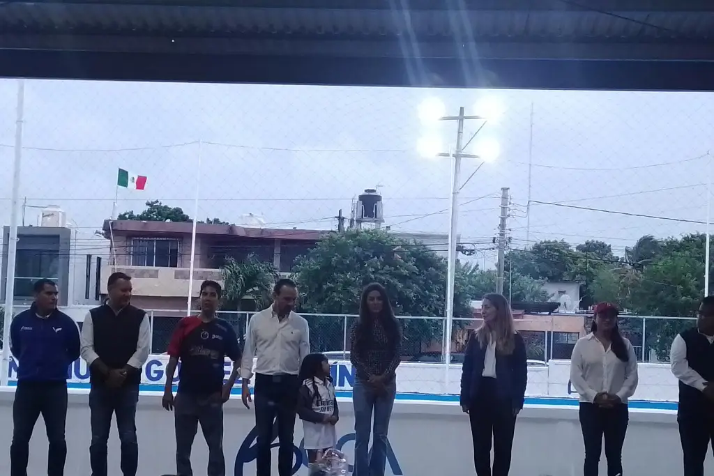 Imagen Con más de 4 mdp remodelan deportiva “Pinitos” en Boca del Río