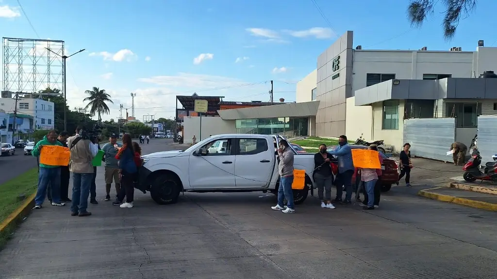 Imagen Bloquean Prolongación Díaz Mirón de Veracruz 