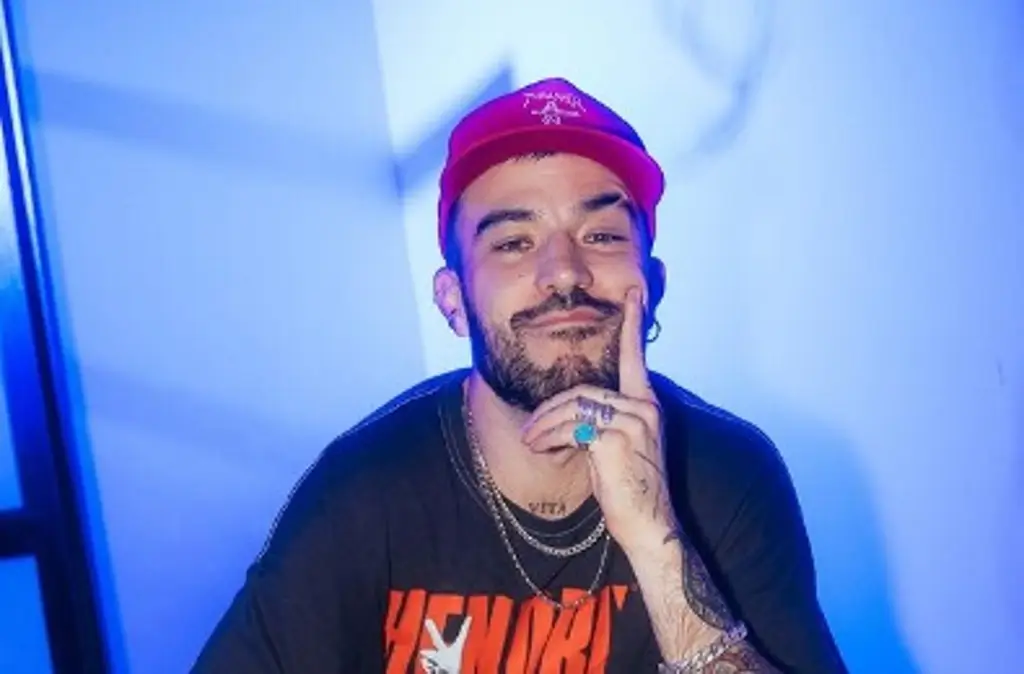 Imagen Influencer mexicano encuentra alacrán y ratones en su cuarto de hotel 