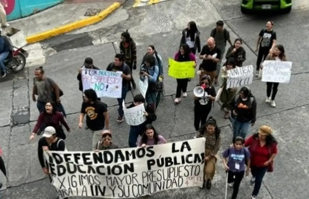 Universitarios salen en defensa del presupuesto de 4% para la UV - xeu ...