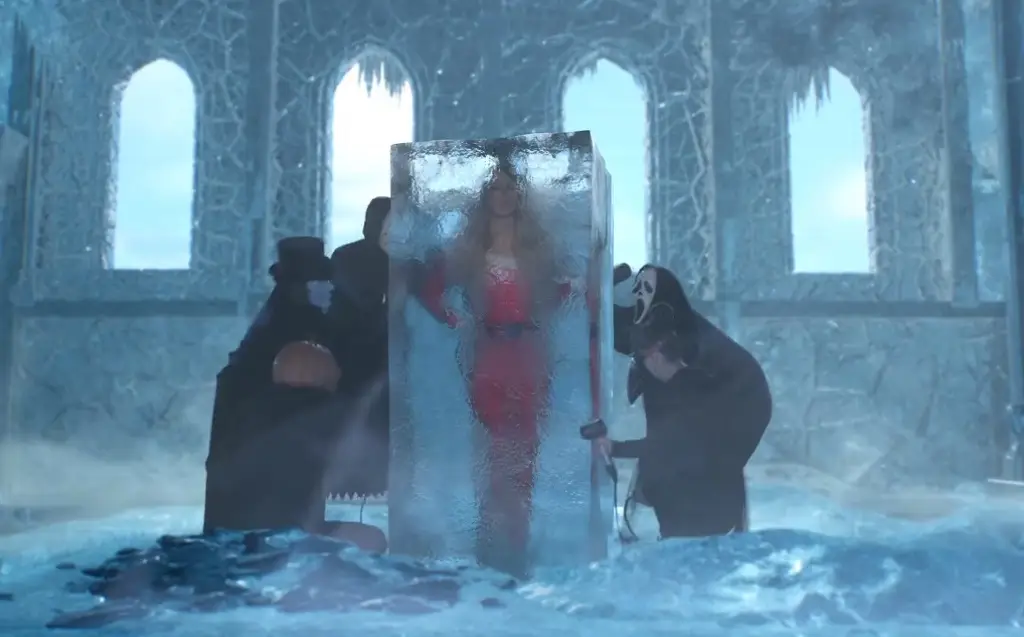 Imagen Mariah Carey 'se descongela' para anunciar la llegada de Navidad (+Video)