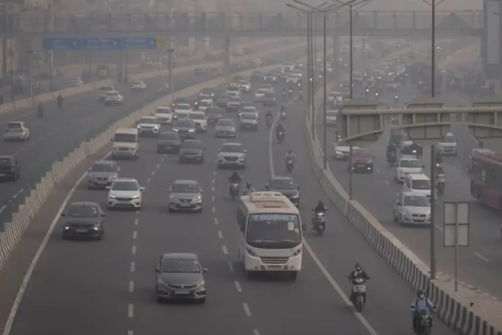 Imagen Masa de aire tóxico en Nueva Delhi obliga a cerrar escuelas 