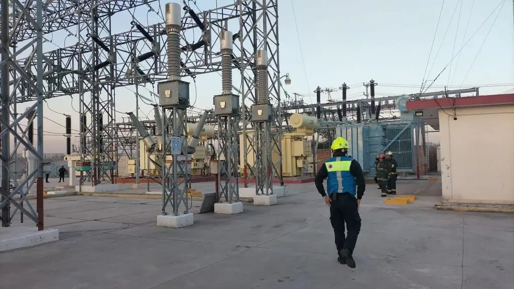 Imagen CFE restablece suministro de energía eléctrica al 80% en zona de Jurica, Querétaro