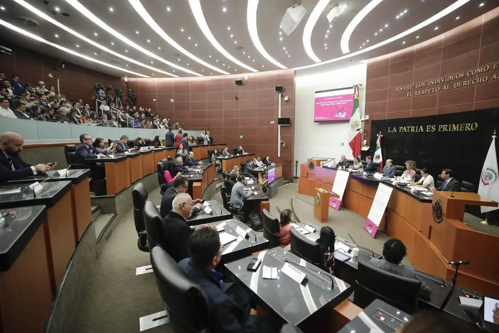 Imagen Firman Pacto Nacional de Ciberseguridad de las Niñas, Niños y Adolescentes que firmaron en el Senado