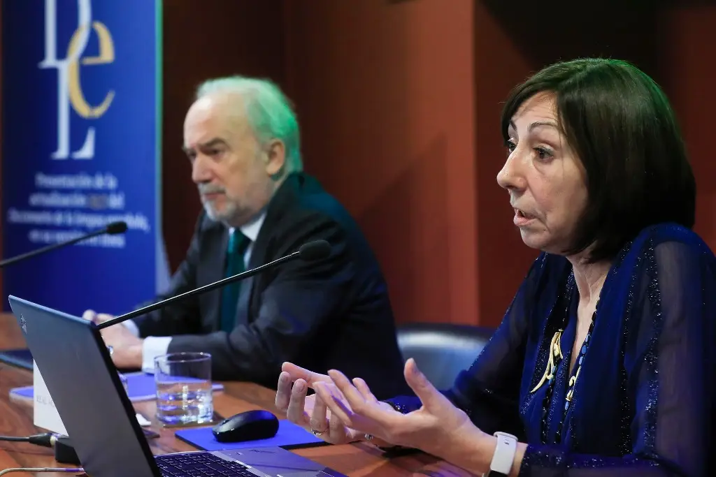 Imagen Big data, machirulo, porsiacaso, tóxico y sexting, ingresan al Diccionario de la Lengua Española