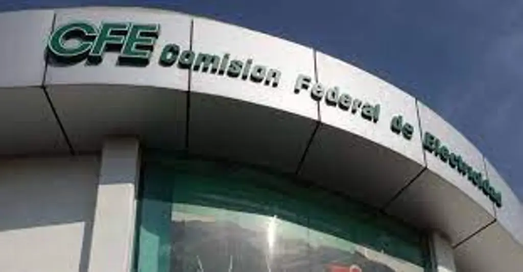 Imagen CFE informa que dejará de dar atención mediante esta cuenta a sus clientes