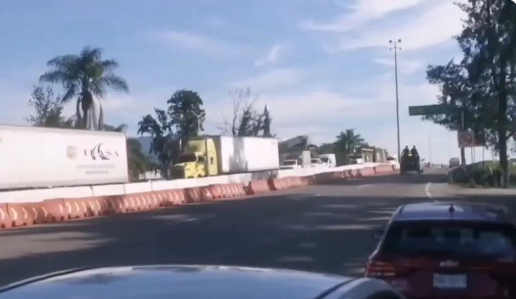Imagen Persecución y balacera cuando hacían filas de 20 kilómetros en autopista (+Video)