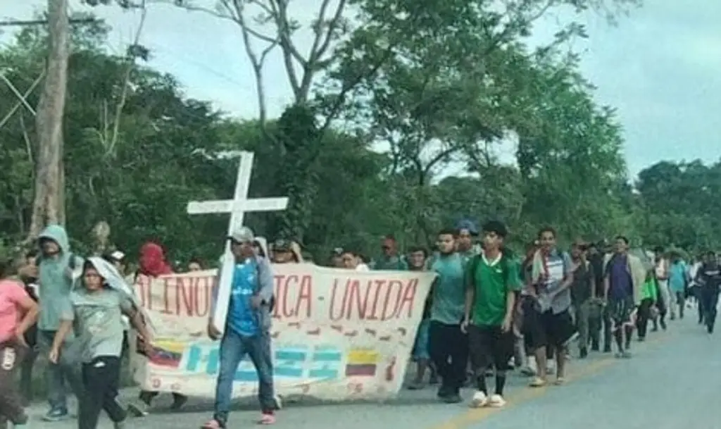 Imagen Miles de migrantes recorren el sur de Veracruz en la caravana 'Latinoamérica Unida'