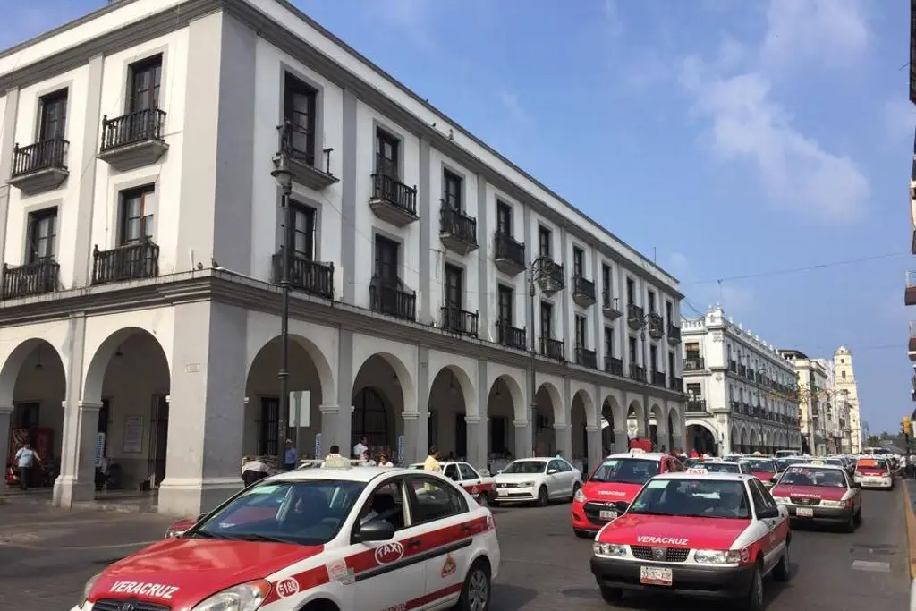 Imagen Faltan taxis en Veracruz, antes de pandemia habían alrededor de 10 mil unidades