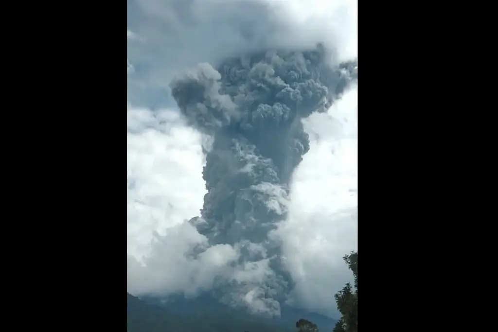 Imagen Mueren 11 alpinistas y hay 12 desaparecidos tras erupción de volcán 