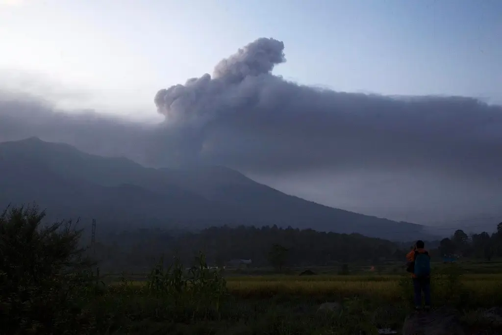 Imagen Suben a 22 los muertos por la erupción del volcán Marapi en Indonesia