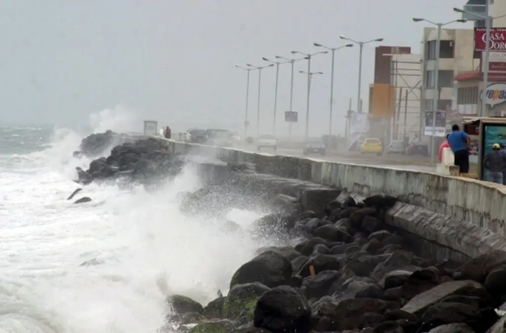 Imagen Prevén que este miércoles se intensifique viento del norte en Veracruz