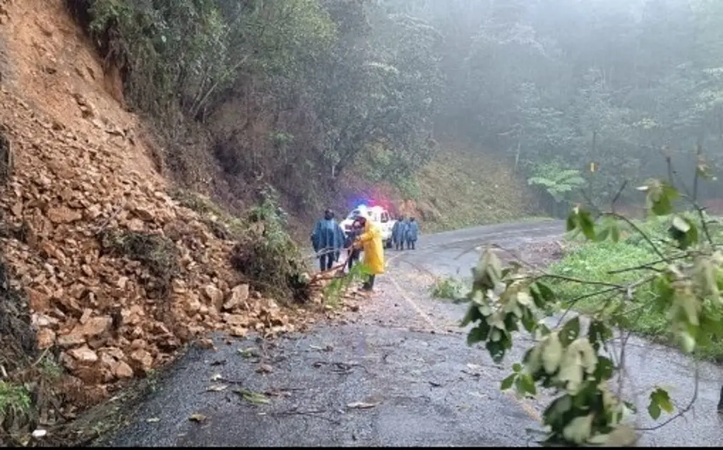 Imagen Se registran 2 deslaves en sierra de Zongolica, Veracruz 