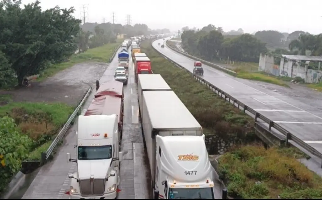 Imagen Colapso de autopista Córdoba-Orizaba deja pérdidas millonarias: Canaco
