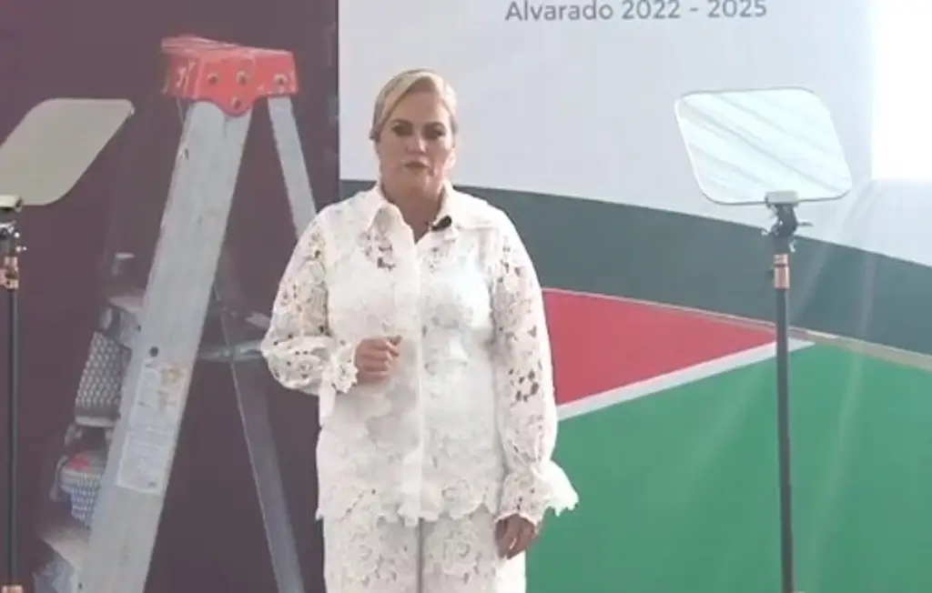 Imagen Con cientos de personas, Lizzette Álvarez rinde su segundo informe en Alvarado 