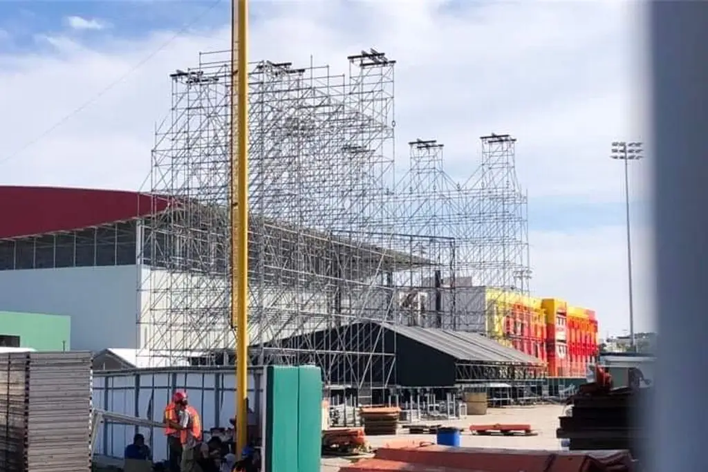 Imagen Instalan el escenario donde cantará Luis Miguel en Veracruz 