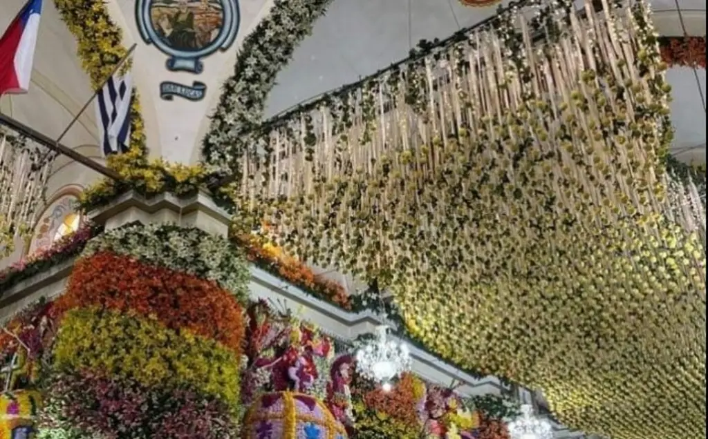 Imagen Más de un millón de flores embellecen Parroquia en La Perla, Veracruz 