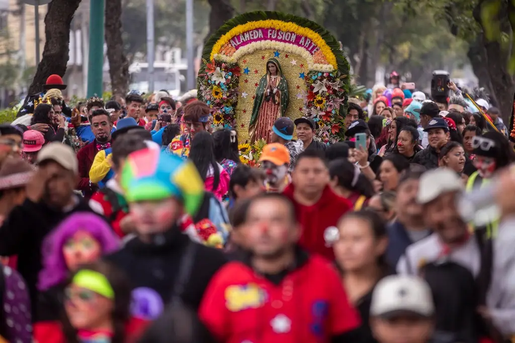 Imagen Peregrinación de payasos llegan a la Basílica de Guadalupe