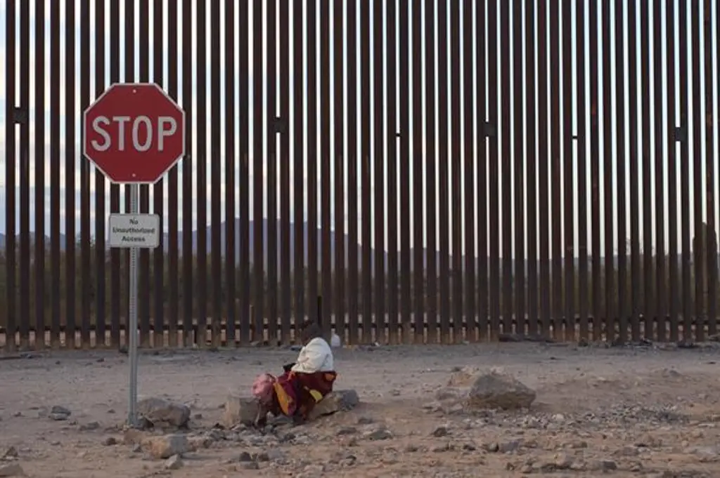 Imagen Arizona envía soldados a la frontera con México para lidiar con mayor flujo de migrantes