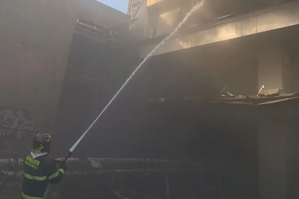 Imagen Se incendia edificio del ISSSTE en Paseo de la Reforma, en CDMX 