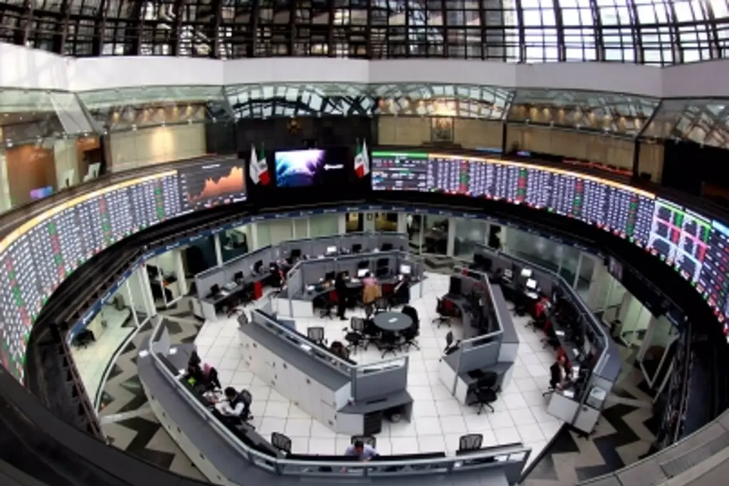 Imagen Bolsa mexicana perdió 1.36% este miércoles; baja de las 57,000 unidades