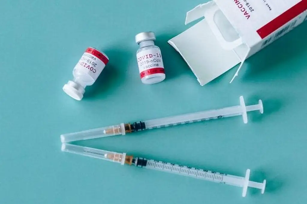 Imagen Cruz Roja anuncia vacuna de Pfizer anticovid a menor costo que en farmacias privadas
