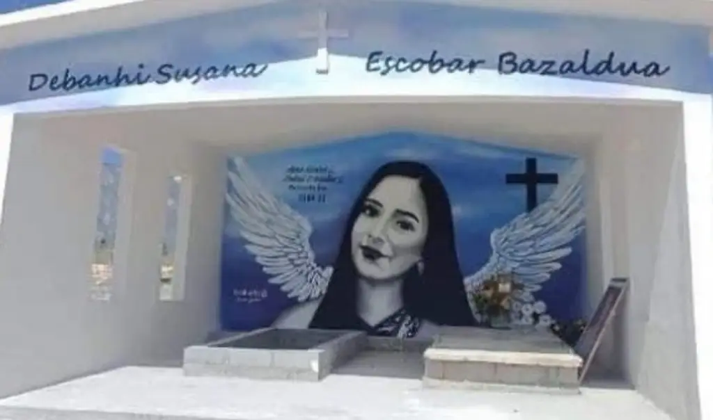 Imagen Vandalizan tumba de Debanhi Escobar 
