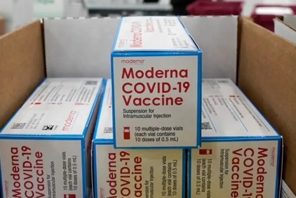 Imagen Llega a México primer lote de vacunas actualizadas contra COVID-19 de Moderna