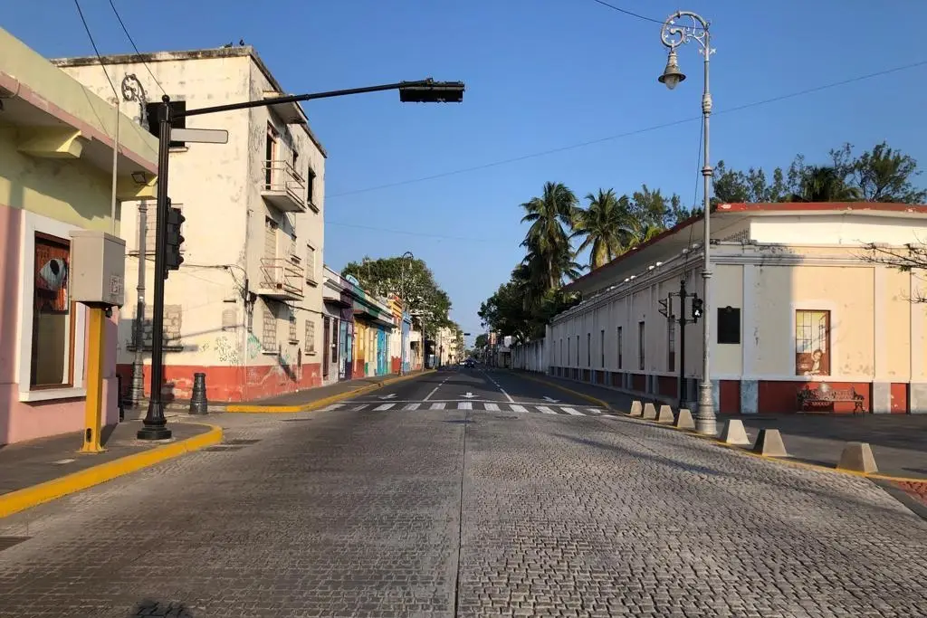 Imagen Calles vacías y negocios cerrados; así amaneció el 1 de enero en Veracruz