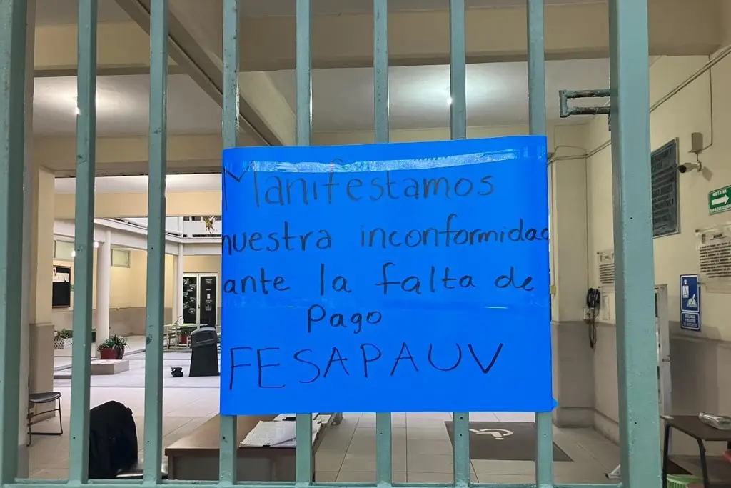 Protestan en la UV por falta de pago - xeu noticias veracruz