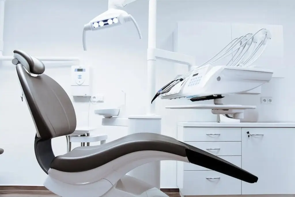 Imagen Niño de 5 años muere mientras el dentista le extraía los dientes de leche