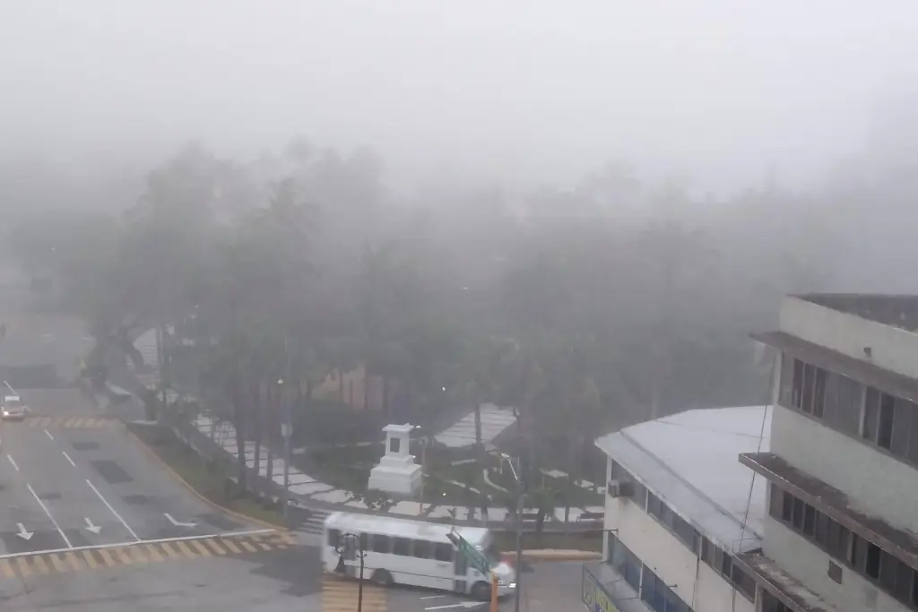 Imagen Densa niebla cubre a Veracruz-Boca del Río ¡Tome precauciones!