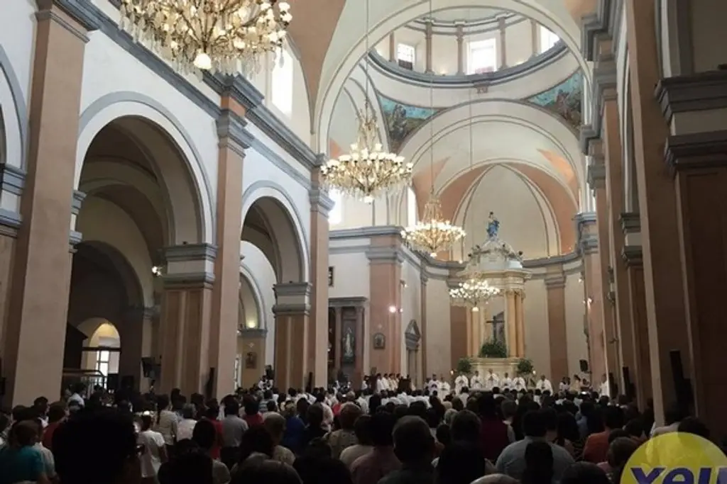 Imagen Candelabros de la catedral de Veracruz eran de la emperatriz Carlota, según anecdotario