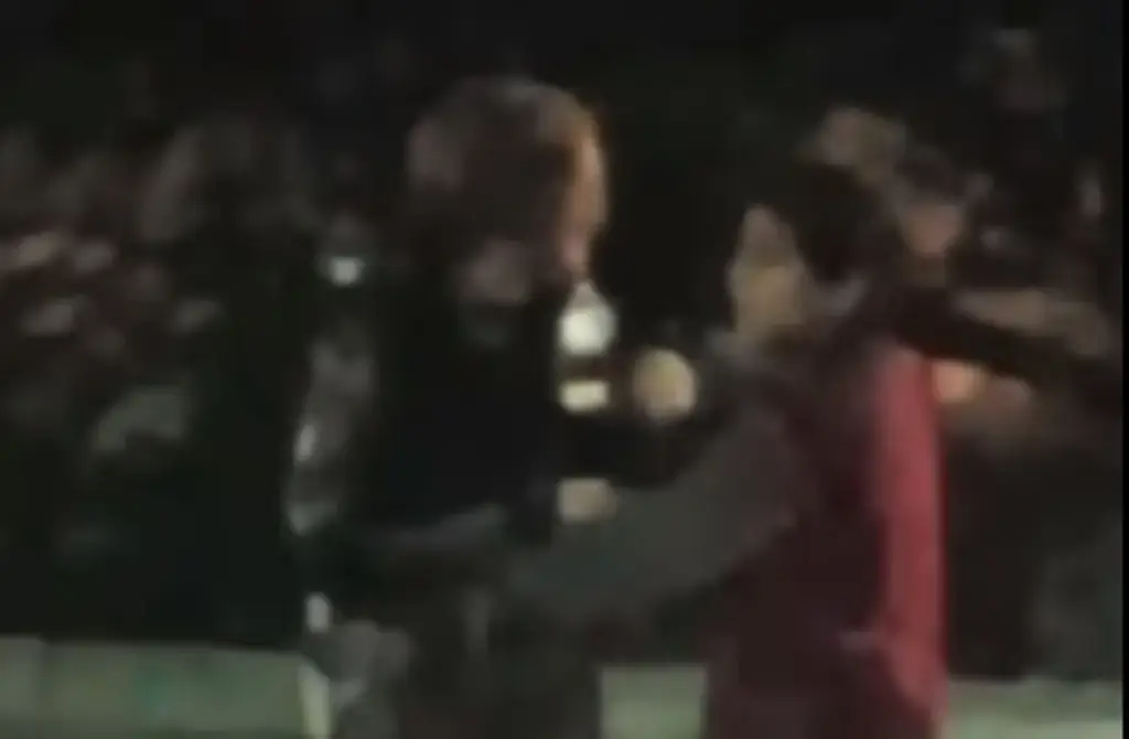 Imagen Choca el carro de sus papás y se suelta a llorar; '¿qué le voy a decir a mis jefes?', dice (+Video) 