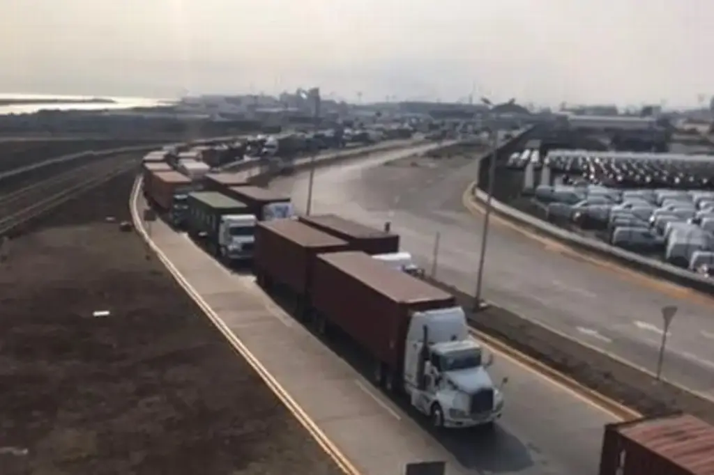 Imagen ¿Qué hace falta para mejorar tramo carretero del km 13.5 en Veracruz? Esto pide Canaco