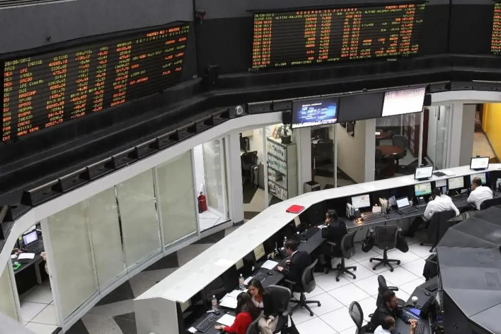 Imagen Bolsa mexicana pierde 1.62% este jueves y rompe racha positiva