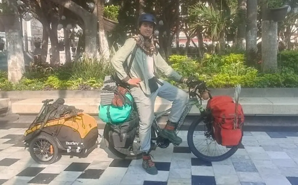Imagen Jürgen, joven cicloturista mexicano, llega a Veracruz en su travesía por el país