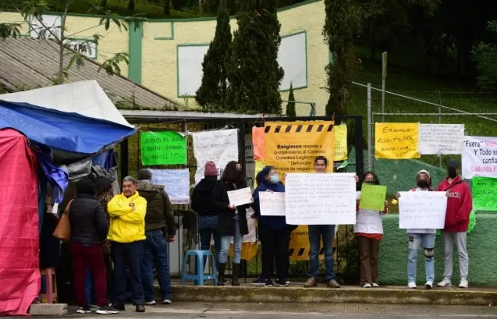 Imagen ITS de Xalapa sigue tomado; estudiantes bloquean avenidas 