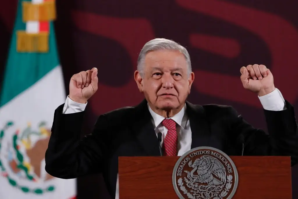 Imagen López Obrador celebra el crecimiento de 3,2 % en 2023 y la caída de la inflación