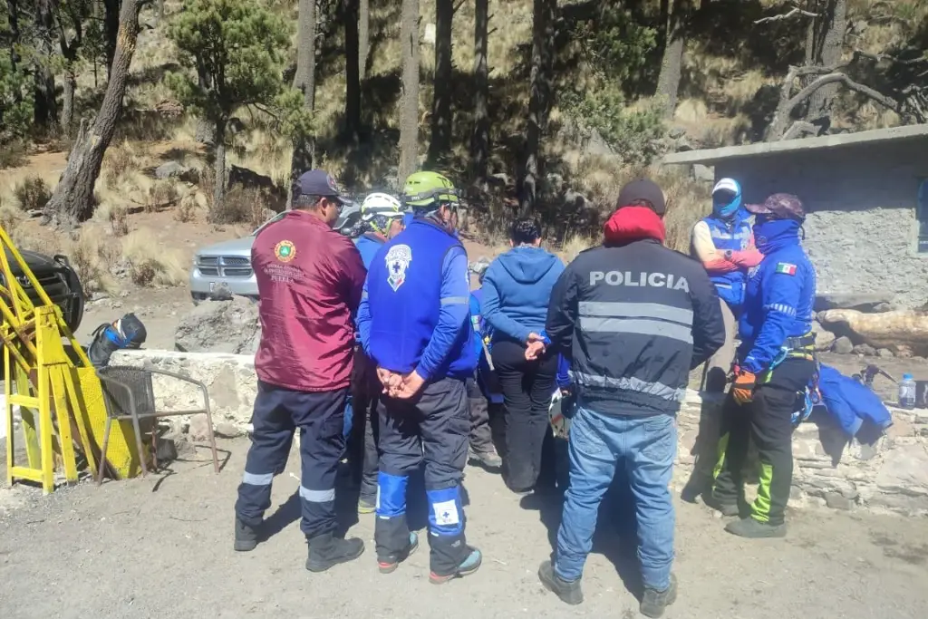 Imagen Hallan celular de alpinista desaparecido en el Pico de Orizaba 