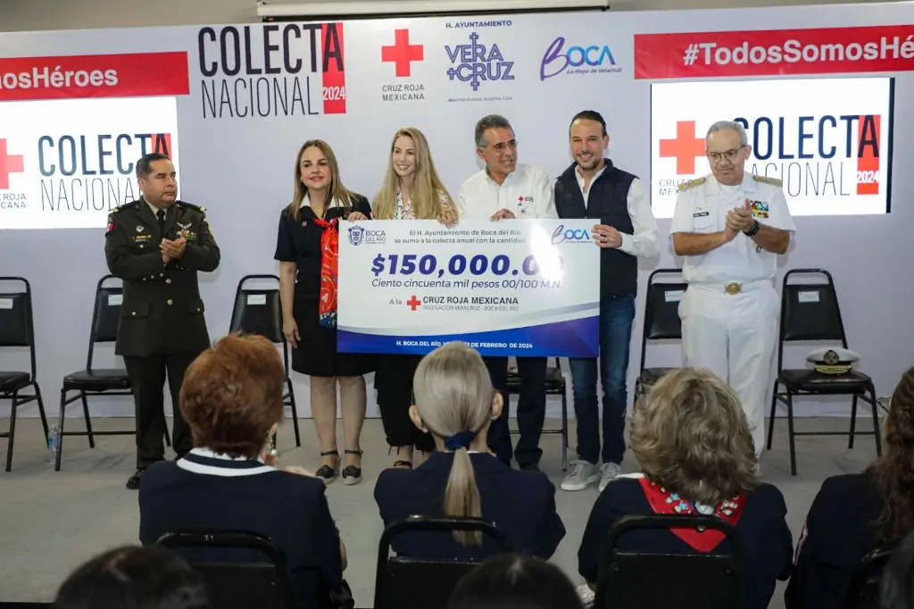Imagen Ayuntamiento de Boca del Río hace donativo a la Cruz Roja en colecta 2024