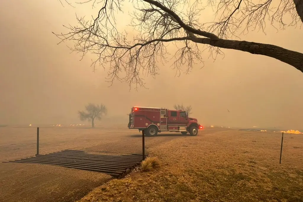 Imagen El peor incendio en la historia de Texas podría agravarse por fuerte viento y altas temperaturas