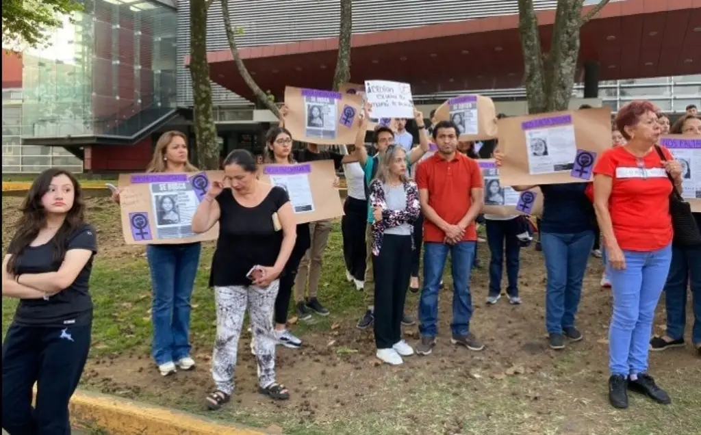 Imagen Bibian salió de la escuela y ya no llegó a su casa en Xalapa; familia exigen que aparezca viva