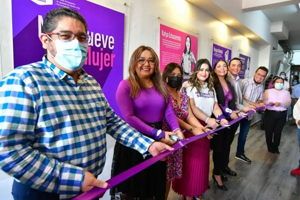 Imagen Inauguran exposición gráfica 'Nos mueve ser mujer' en el OPLE Veracruz